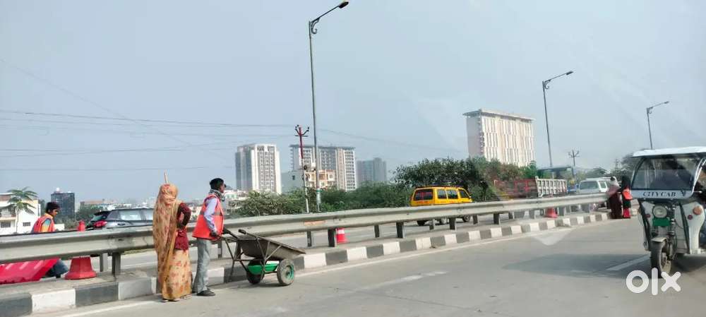 लखनऊ में सुल्तानपुर हाइवे पर अहमा मऊ से 3 किमी दूरी पर प्लॉट