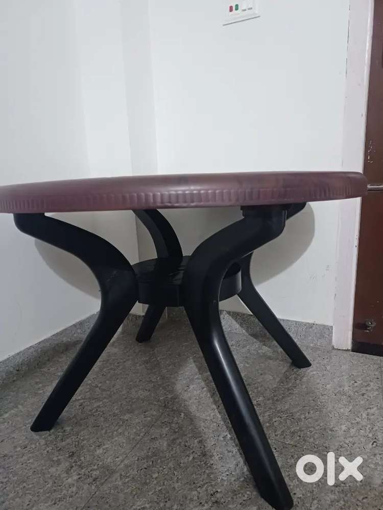 Plastic Dinning Round table