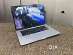 Apple Macbook Pro  i7/16/512/5.5gb Graphics  15inch Retina Touchbar