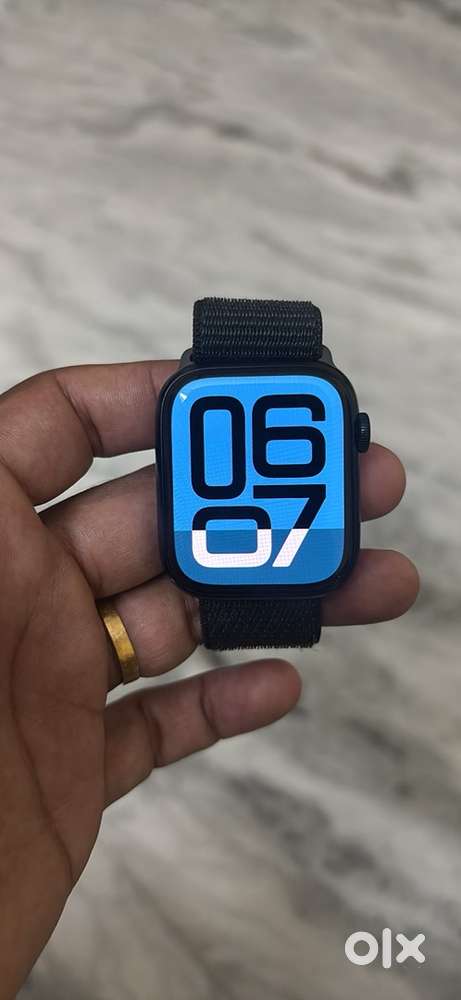 Apple Watch Series 9-45MM (GPS, Black) – Excellent Condition