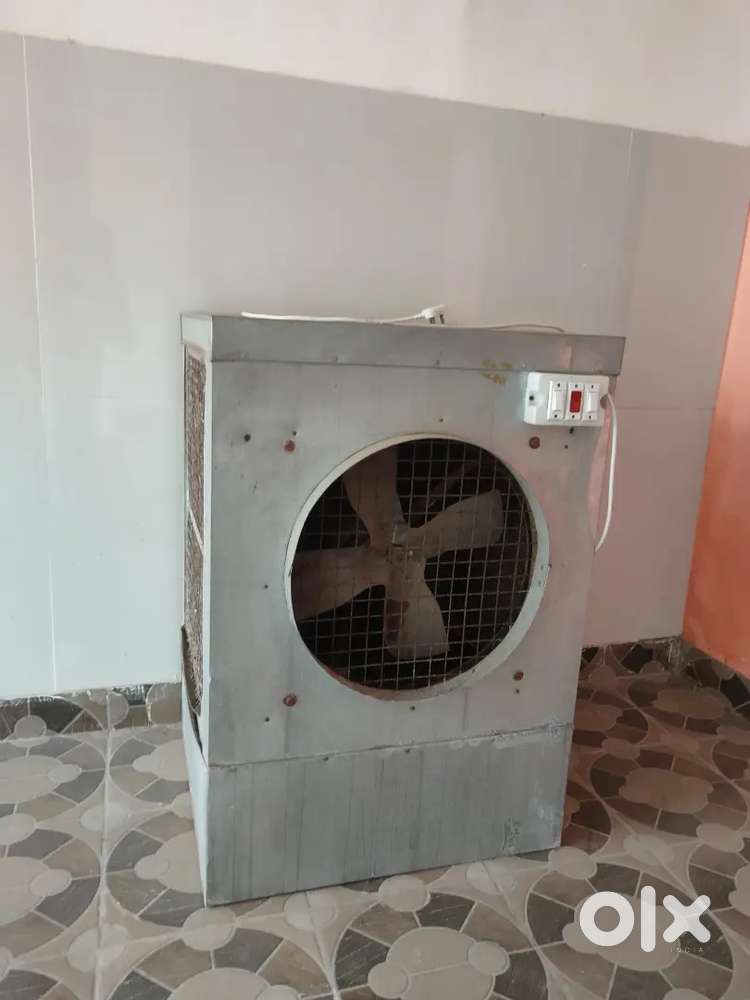 Cooler for sale (2500)