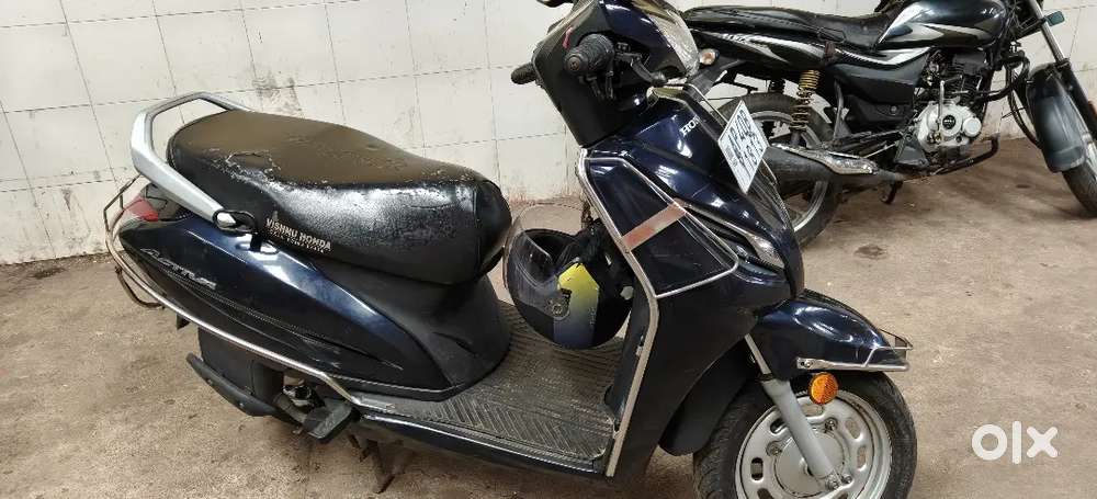 Single hand driving good condition vehicle