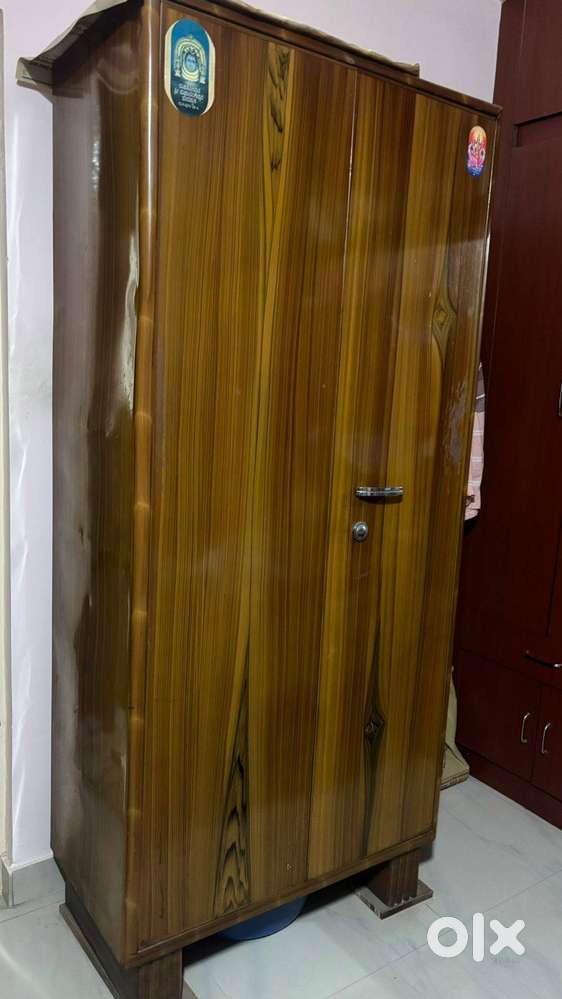 Almirah in Excellent Condition for Sale