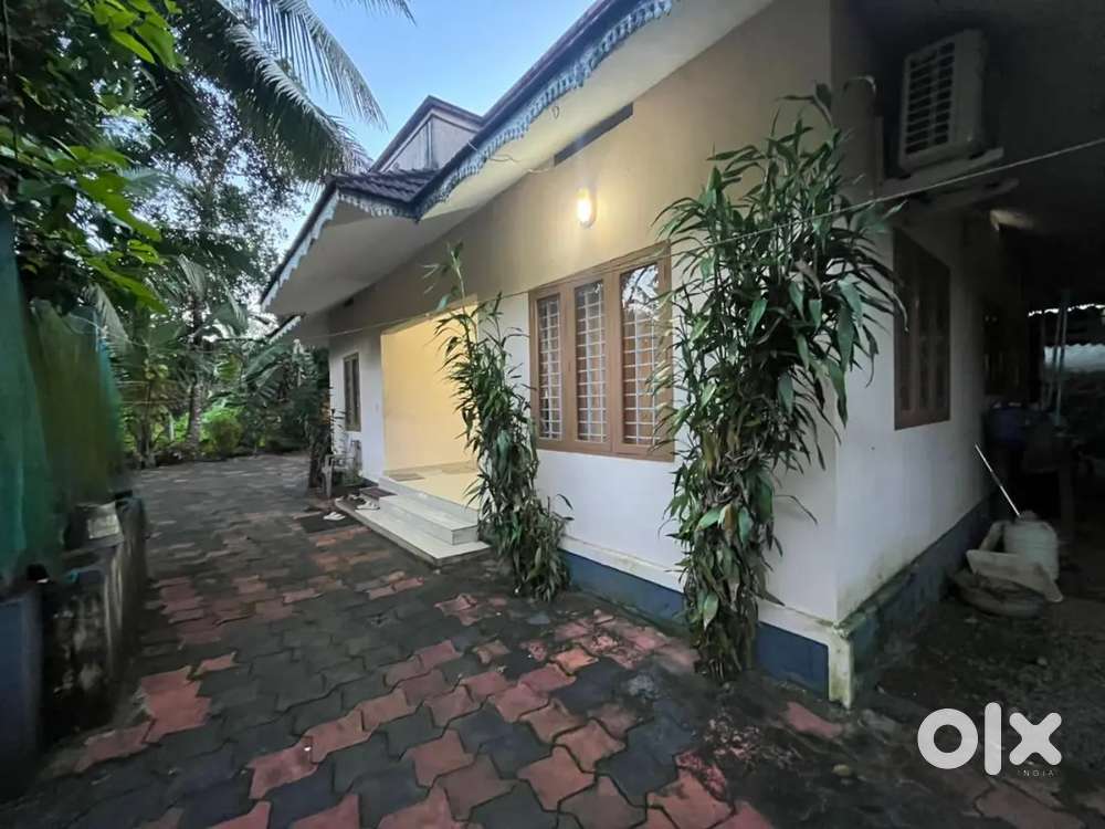 House for Sale – 10 Cent Plot with 1200 Sqft House