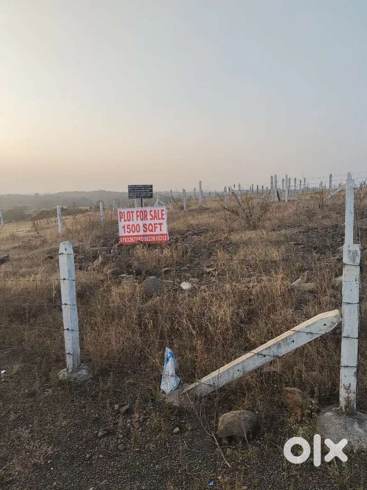 Plot for sale dream City charoli