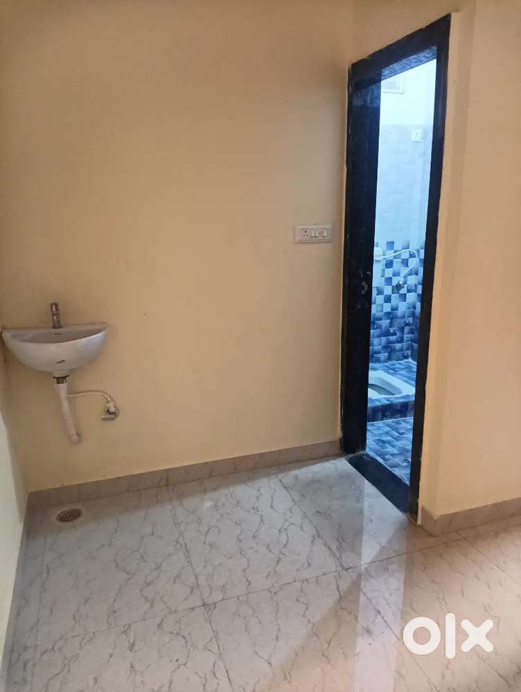 2 bhk Have to rent on Ist floor