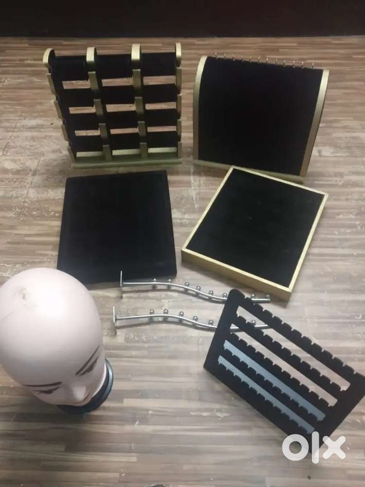 Jewellery stand.