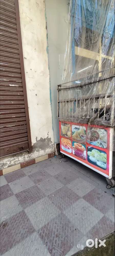 Bun tikki chaat counter