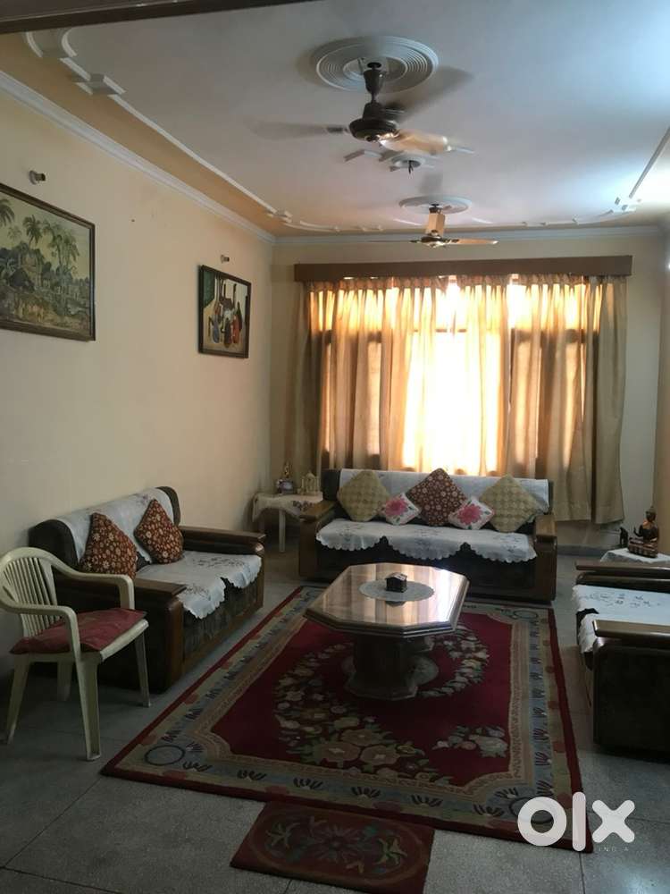 10 marla corner triple storey kothi sector 44 Chandigarh