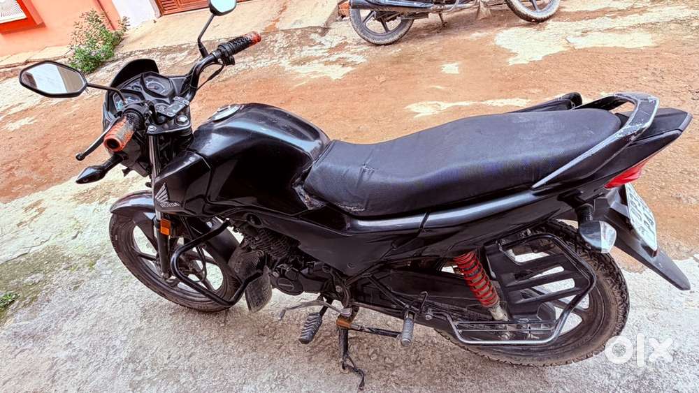 WELL MAINTAINED HONDA LIVO