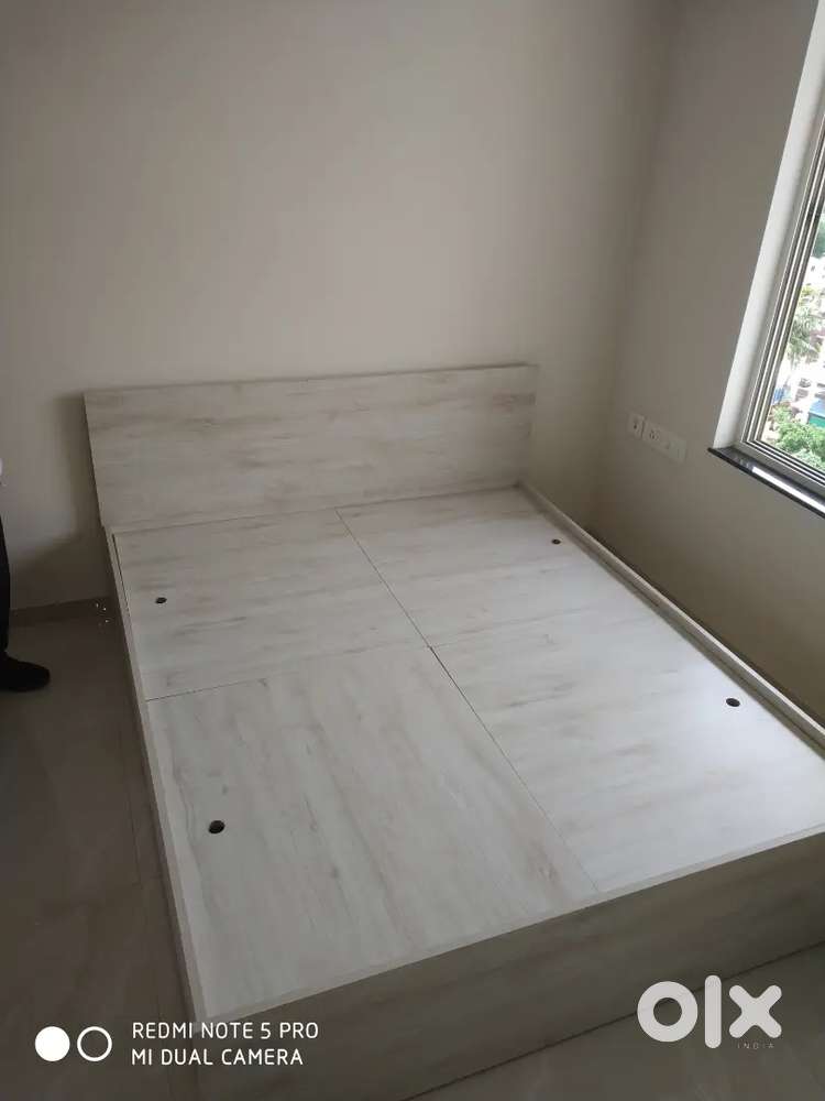 NEW QUEEN SIZE SEMI STORAGE BED AT FACTORY COST