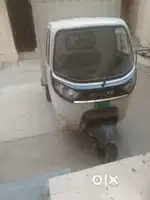 Electric loader k liye driver chahiye