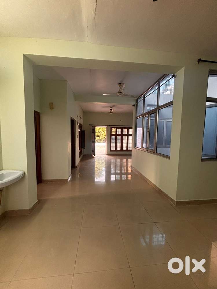 2bhk house available for office in vinay khand gn