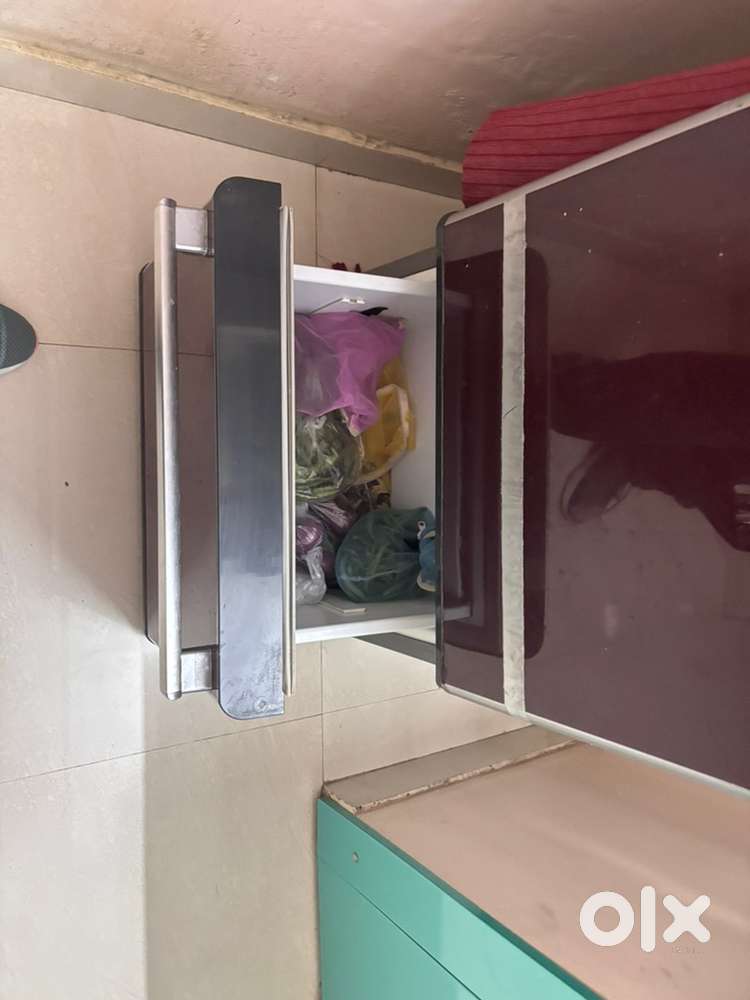 Refrigerator 280 ltr whirpool running condition