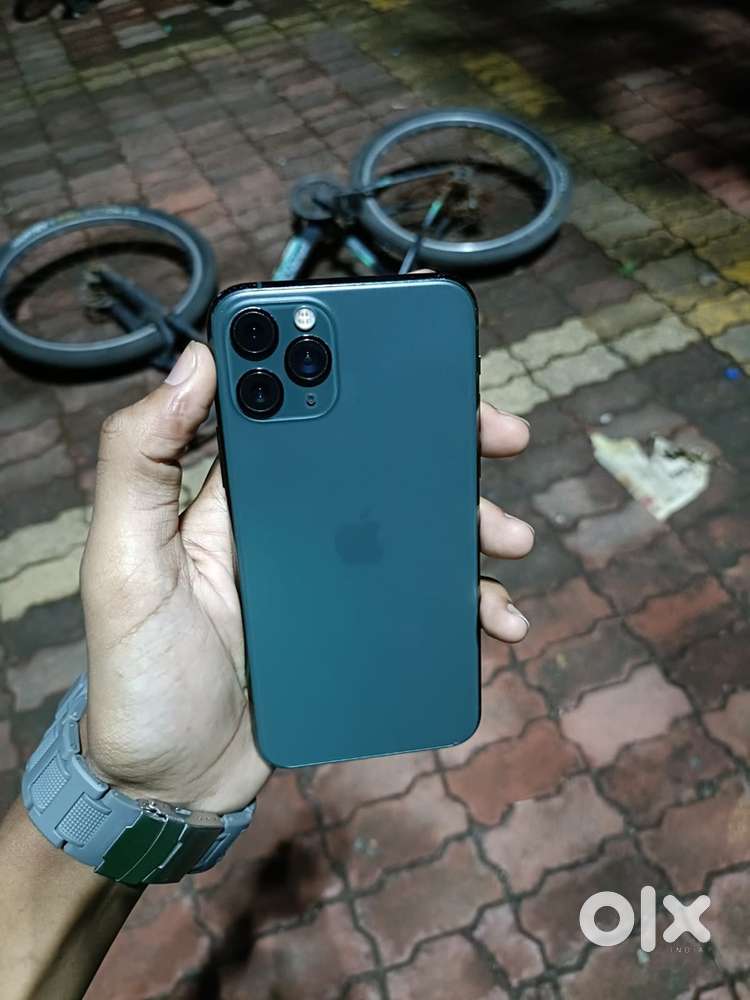 Battery 100% or og onliy cable available or box