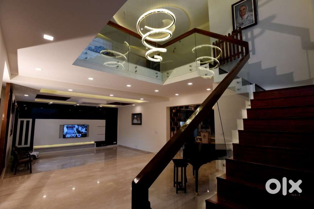 14 marla triple storey old kothi sector 37 Chandigarh