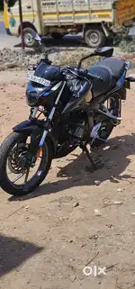 Pulser P150 very light use celebrity bike