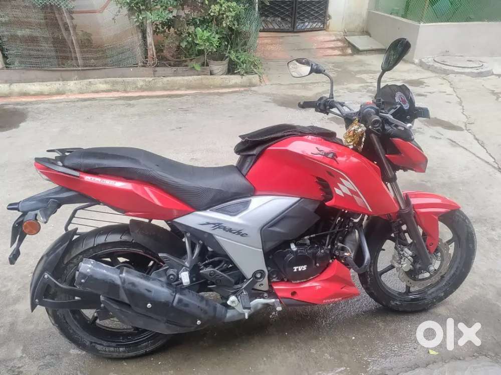 Apache rtr 160 4v single hand