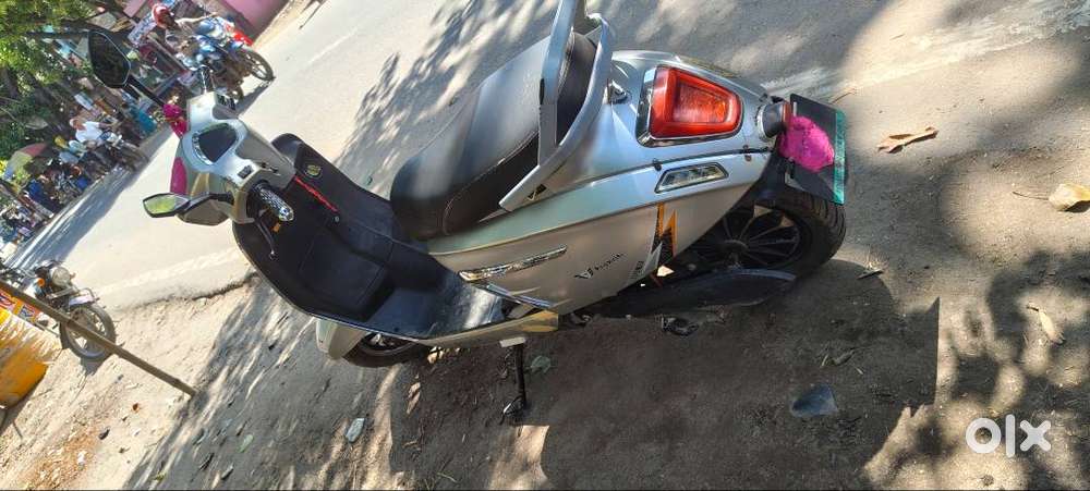 scooty name prakrit defender scooty ka price h new me 96000 h