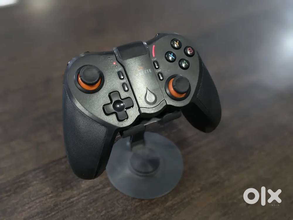 New 4month old gamepad working good condition