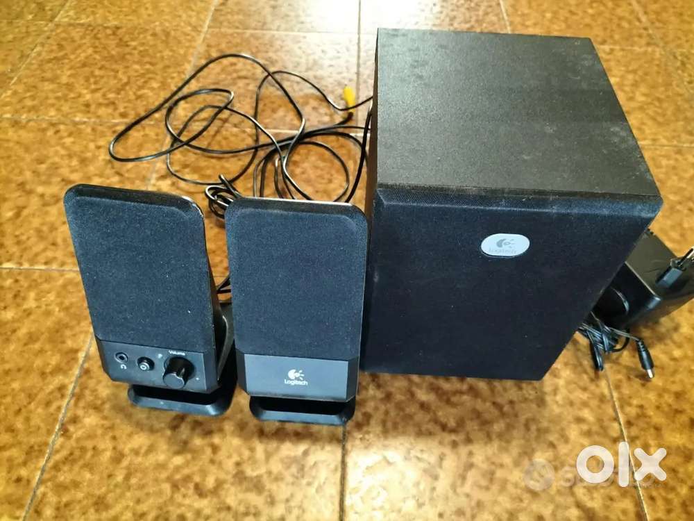 Logitech R20 multimedia 2.1 speaker for sale