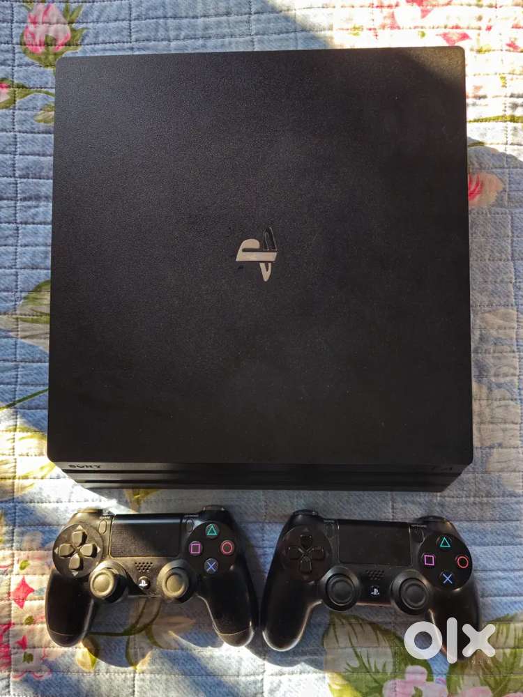 PLAYSTATION 4