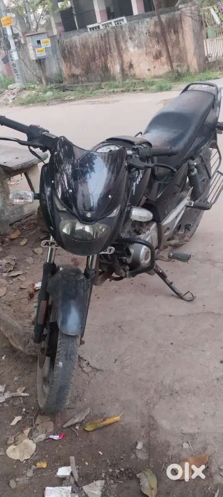 Pulsar 150 black  bs3