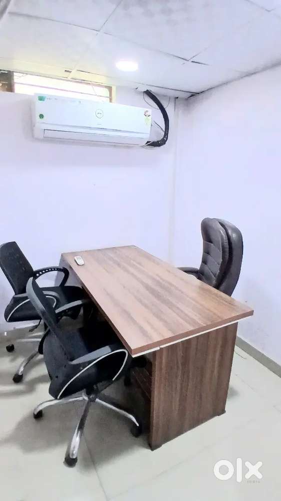1 Director Cabin 4 workstation Fully furnished office space for rent