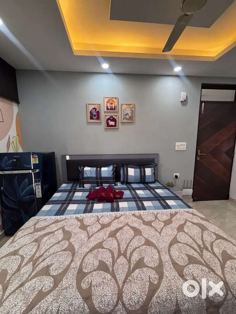 Monthly bass studio house