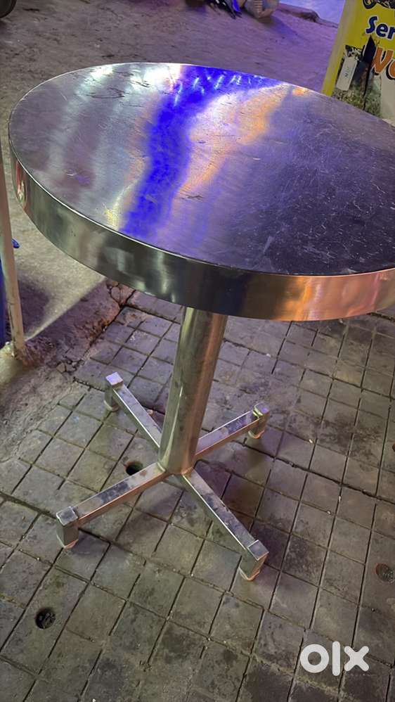 Round table steel
