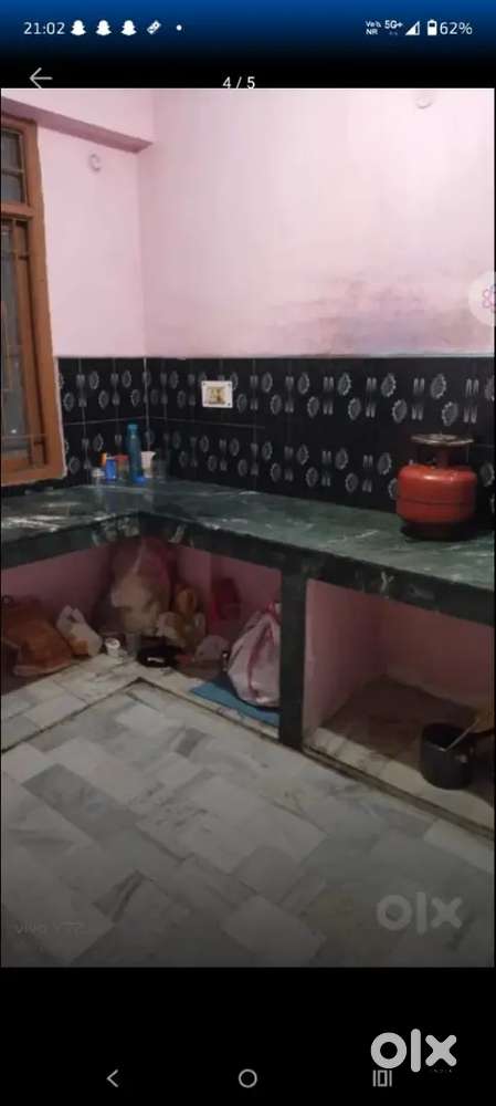 Only girls ke liye hai fully indipendent 1 room Khali hai