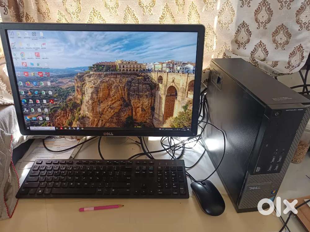 Dell i3 8 gb ram , 256 gb SSD , KBMS