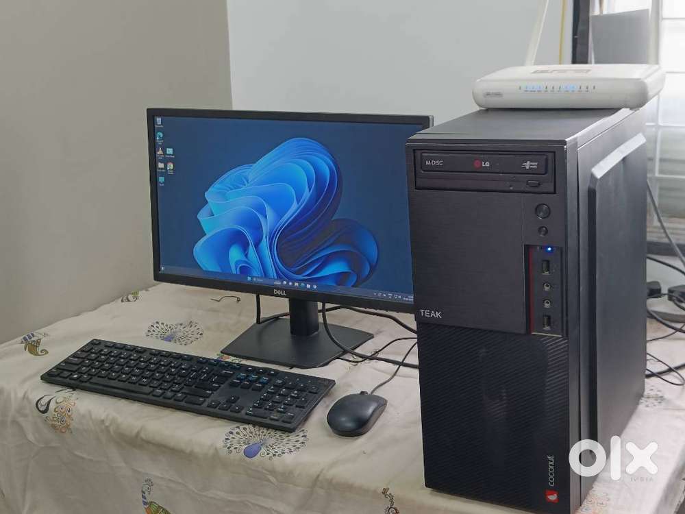 Core i7 7th gen Desktop Dell Monitor 22 with warranty.