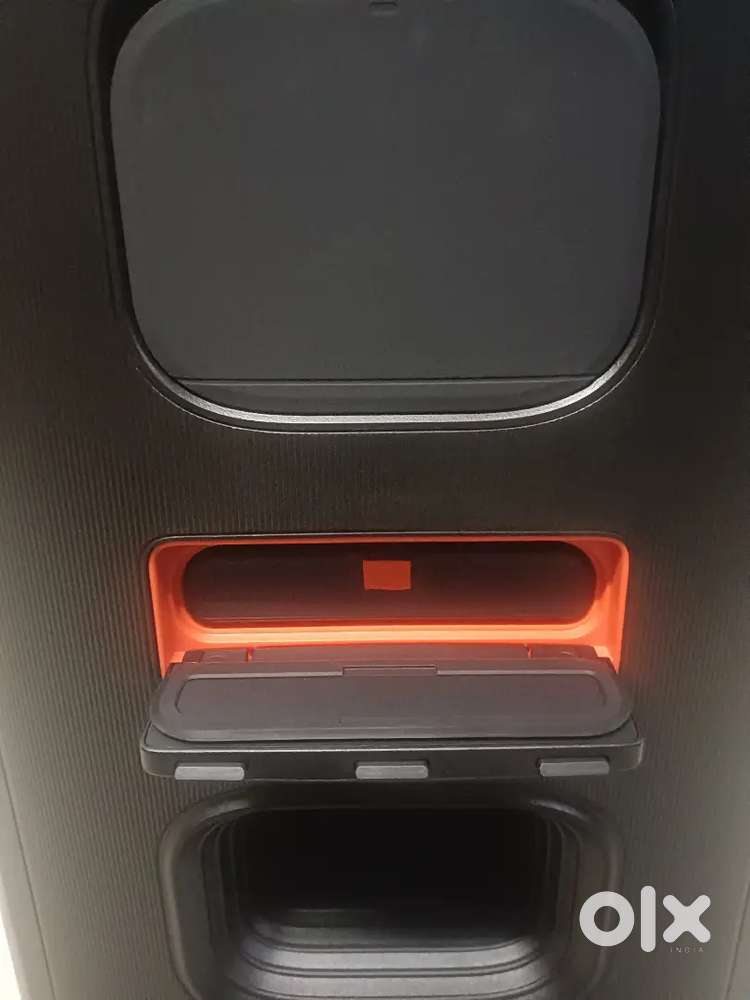 JBL PartyBox 520 Bluetooth Speaker  Excellent Condition purchased
2025