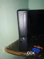 XBOX 360 gaming machine 2 GAME hai GTA 5 AUR CALL OF DUTY