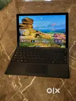 Microsoft Surface Pro 4 (with keyboard)