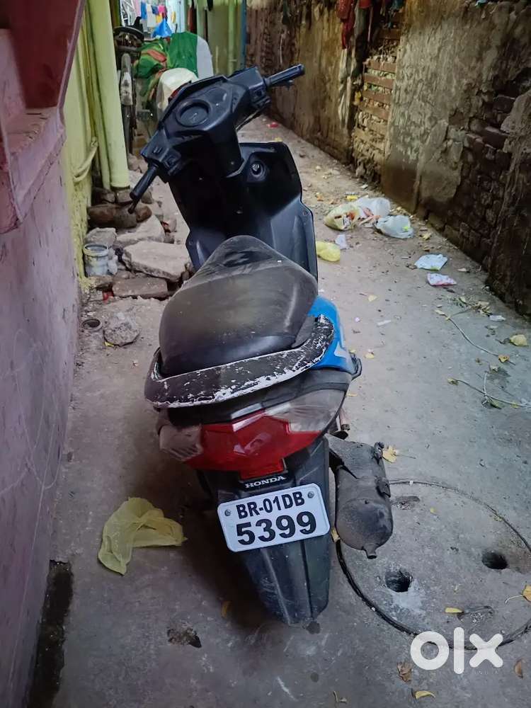 Deo scooty bs3