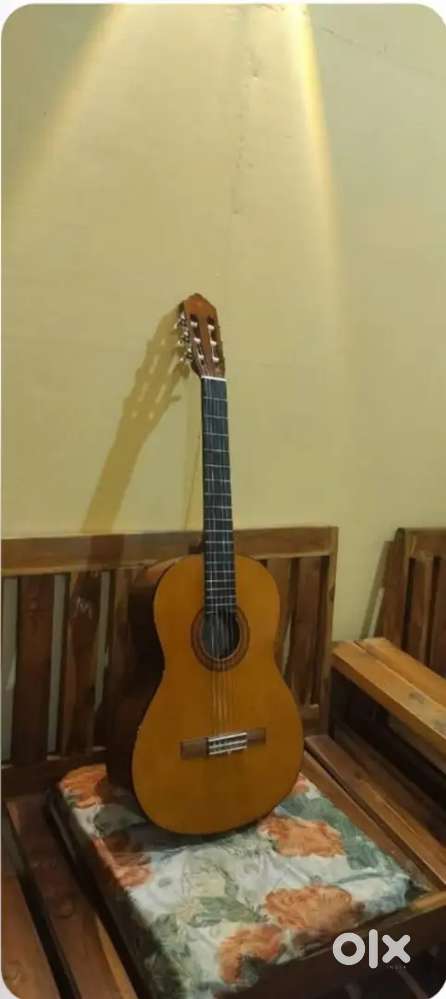 YAMAHA C11 Classical guitar
