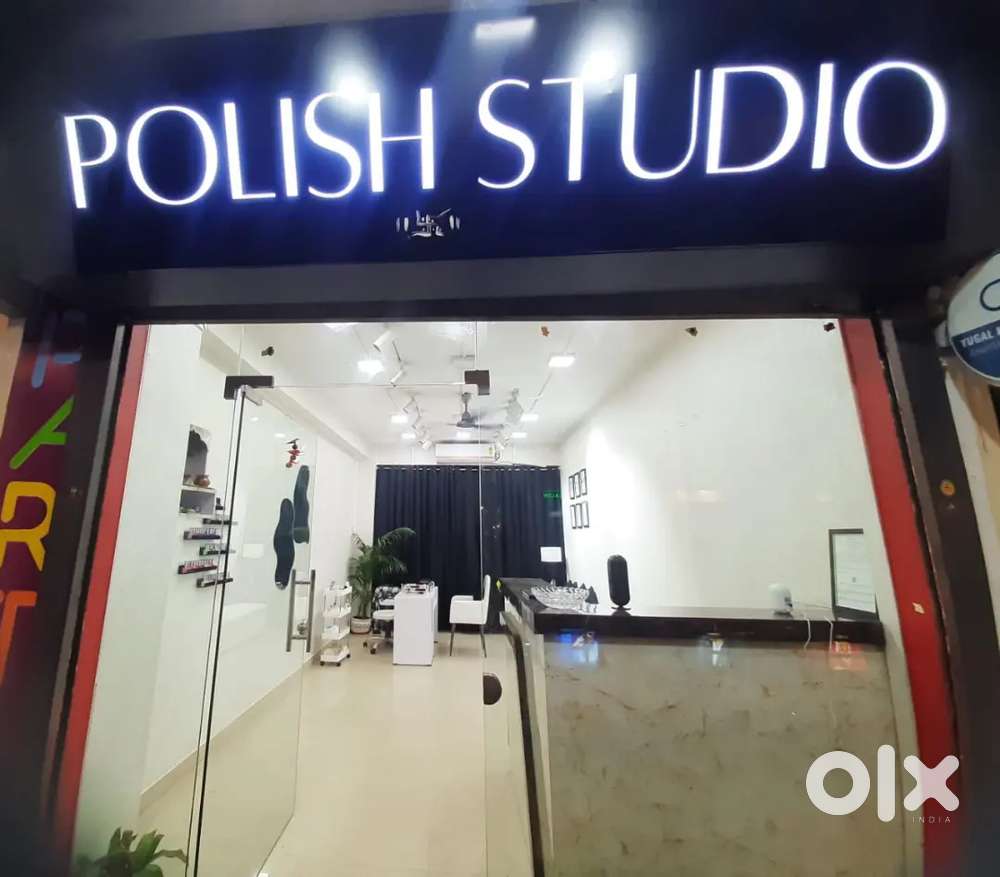 Looking for a nail technicians