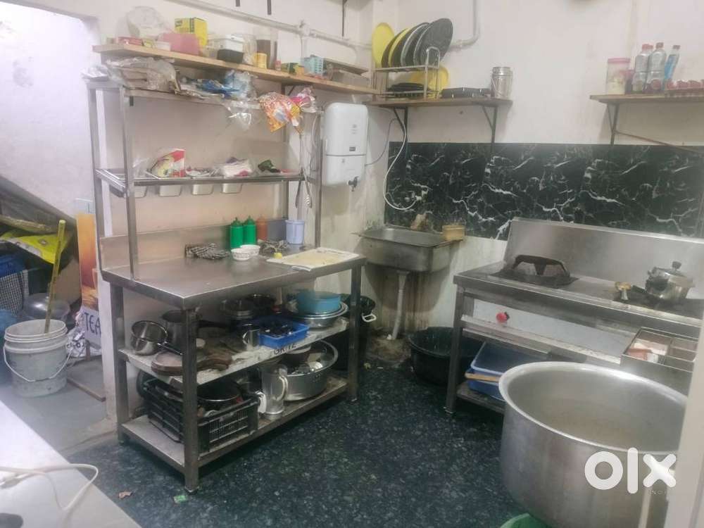 Fully Furnished Go Crispy Burger Shop for Sale – Nallakunta Market