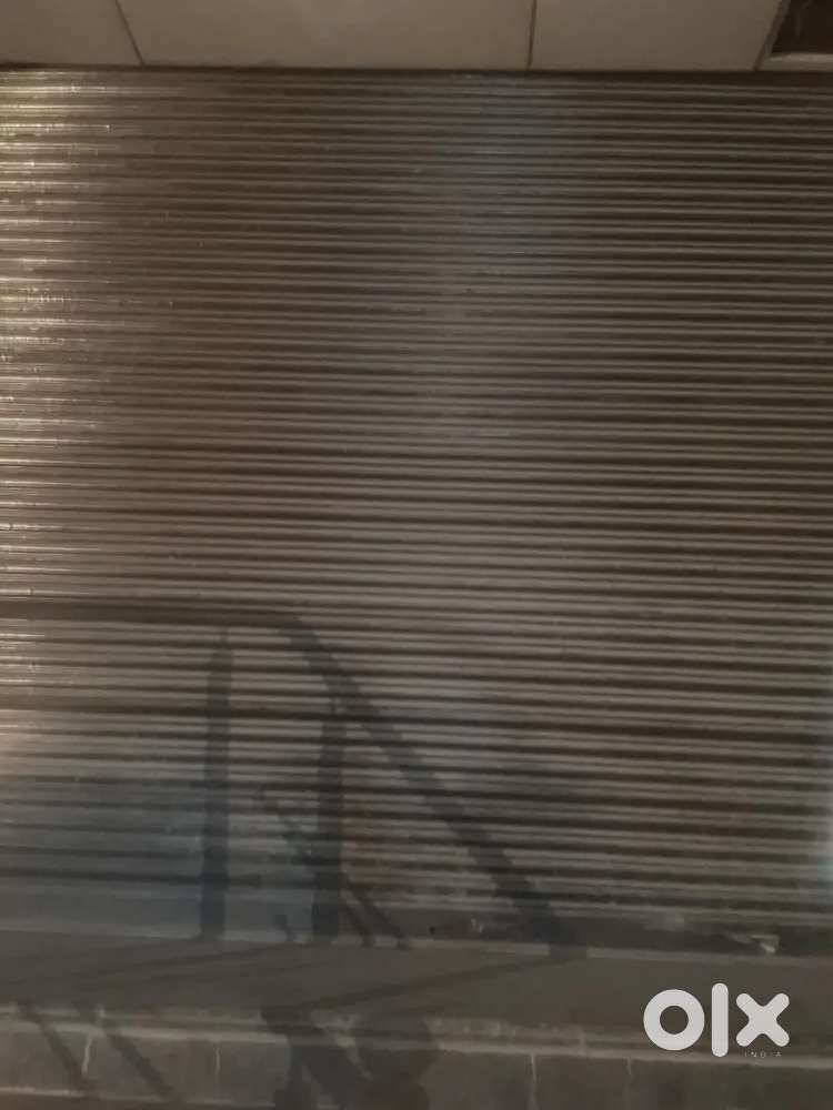 Pandri main road 600 sq. Ft shop available for rent out