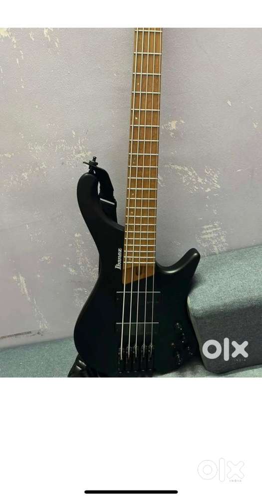 Ibanez EhB 1005 headless bass guitar