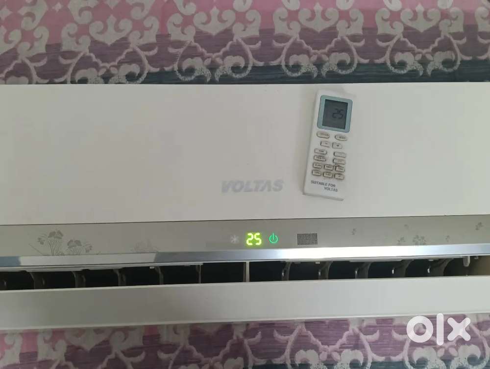 Voltas 1.5 Ton Air conditioner Ac Fully working me ha 3 star ha