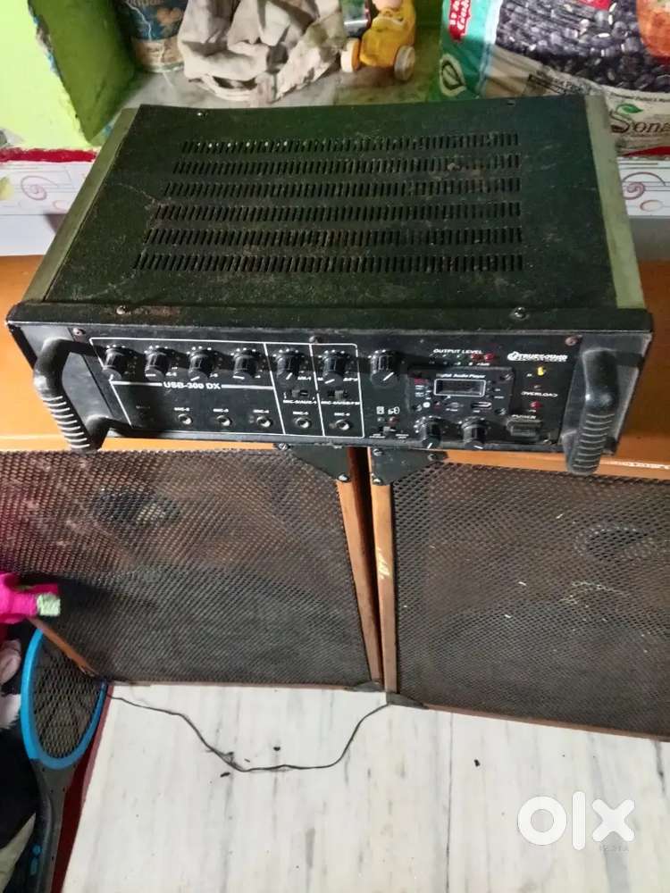 आहूजा कंपनी के दो कॉलम है और एक एमप्लीफायर है