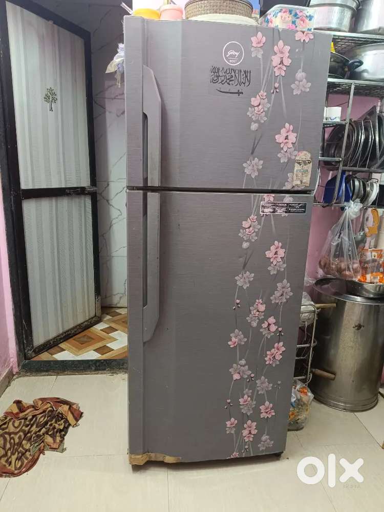 Godrej neo dabel door chalu condition hai