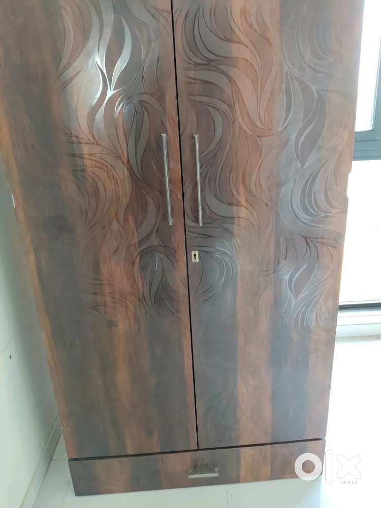 Cuboard and dressing in Excellent quality