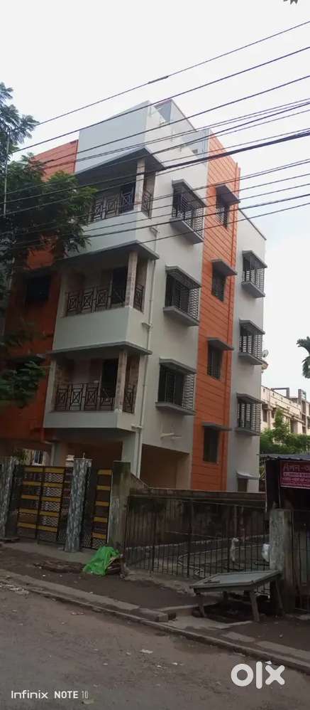 Bhawanipore Chakraberia Near Jadu Babu's Bazar 2BHK Flat Sale 80 Lac..
