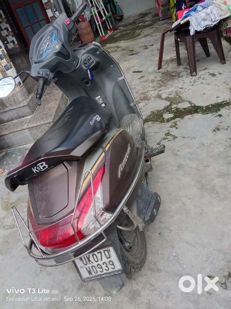 Activa 6g for sell in very good condition.