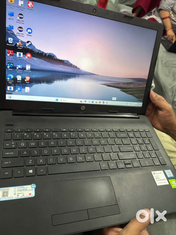 HP laptop i5 8Gen 8265U ( 8 GB RAM , Nvidia grphic)