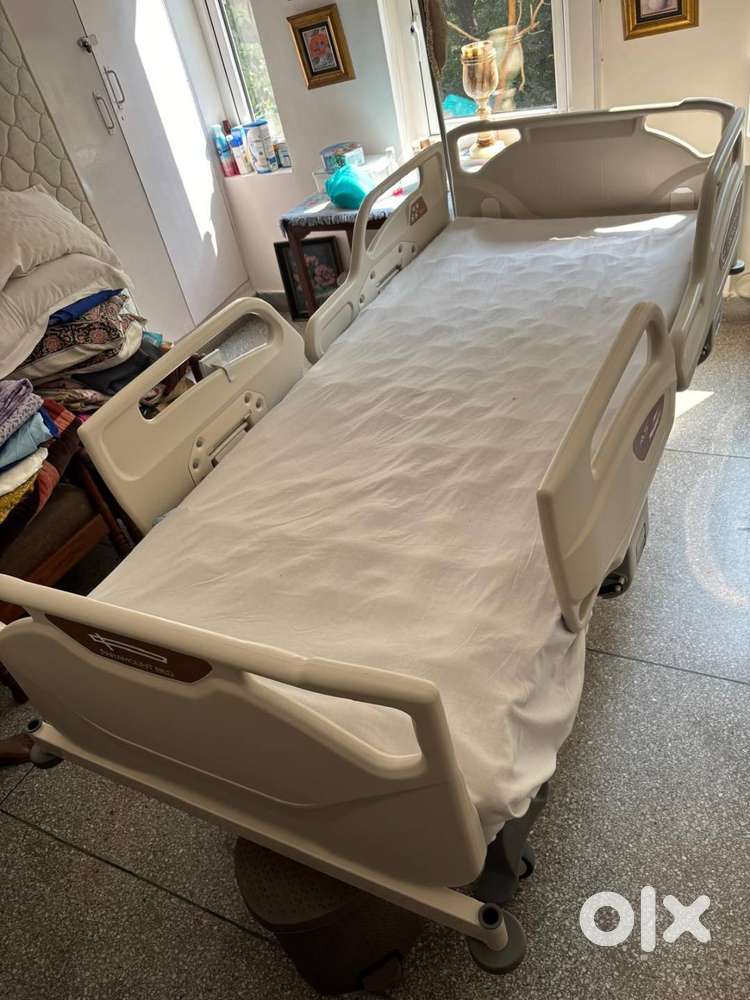 Paramount Hospital Bed